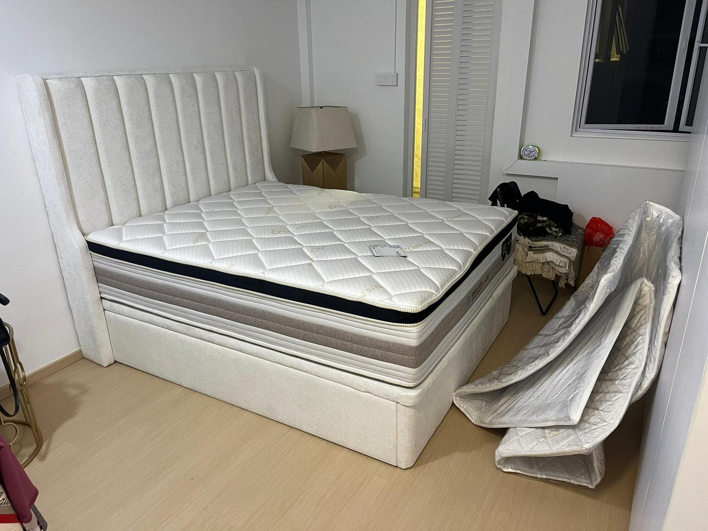 1099 Bedframe