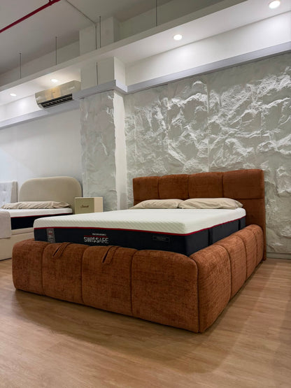 Molly Bedframe
